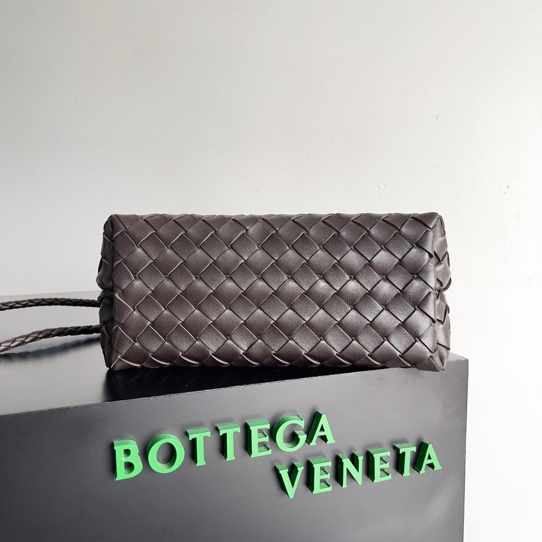 Bottega Veneta Small Andiamo Bag In Fondant Intrecciato Lambskin