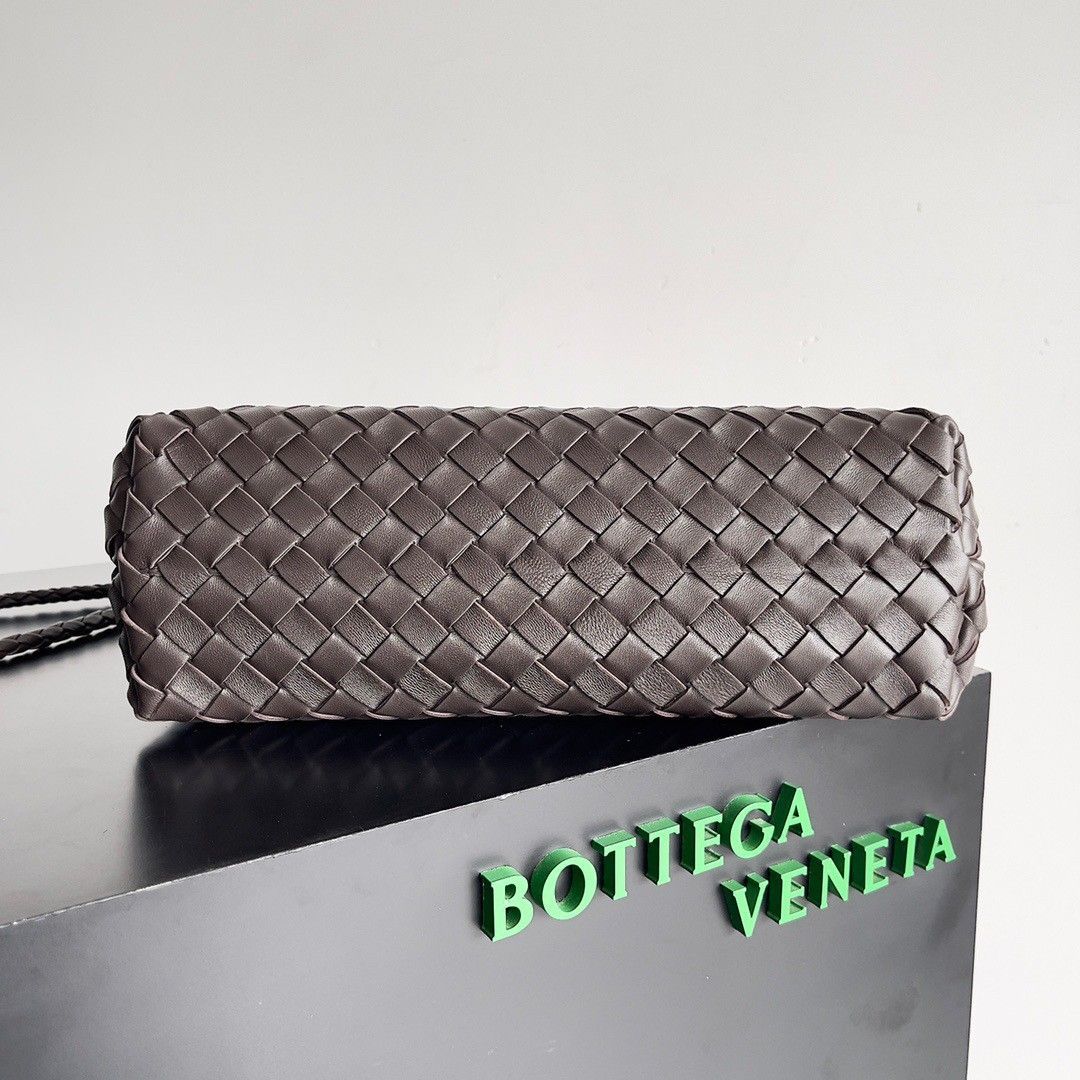 Bottega Veneta Andiamo Small East West Bag In Fondant Intrecciato Lambskin