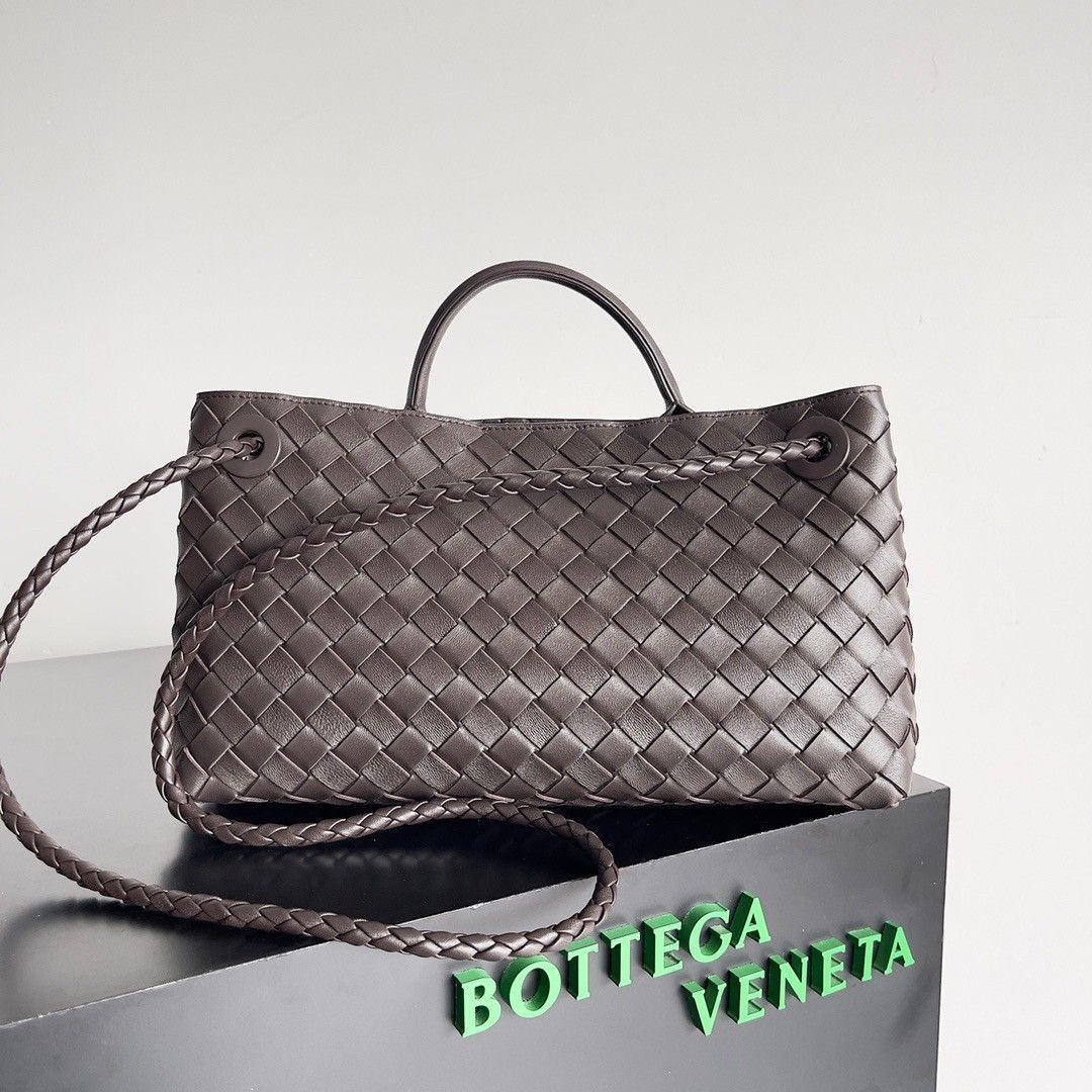 Bottega Veneta Andiamo Small East West Bag In Fondant Intrecciato Lambskin