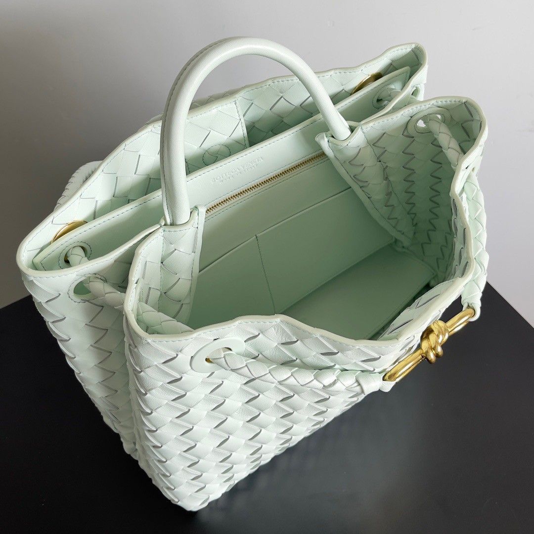 Bottega Veneta Andiamo Medium Bag In Glacier Intrecciato Lambskin