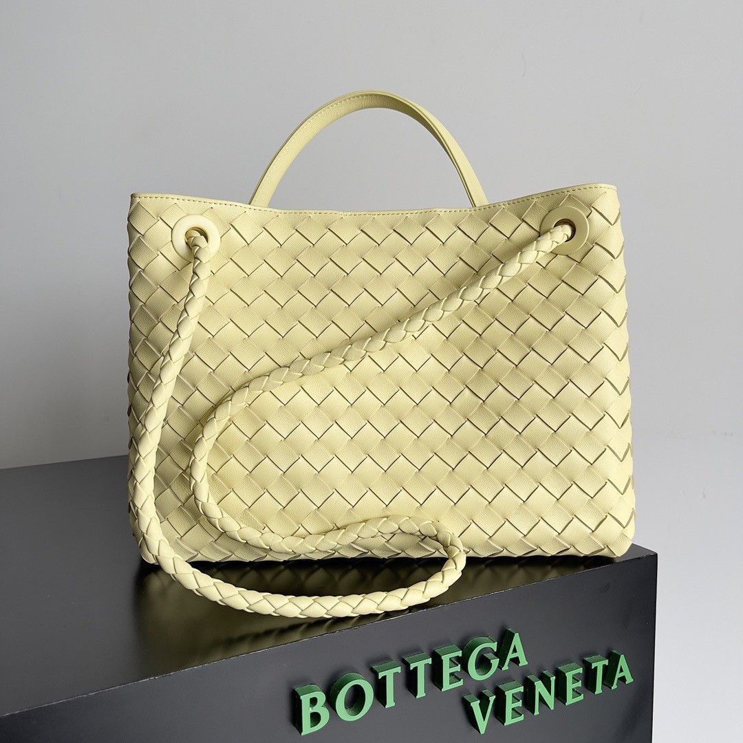 Bottega Veneta Medium Andiamo Bag In Ice Cream Intrecciato Lambskin