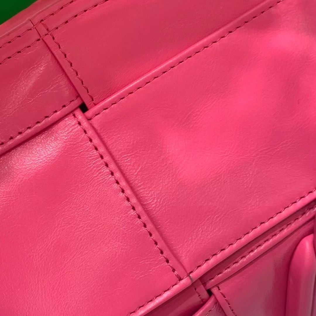 Bottega Veneta Arco Mini Bag In Pink Intrecciato Leather