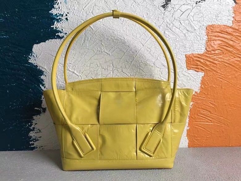 Bottega Veneta Arco Medium Bag In Yellow Intrecciato Leather