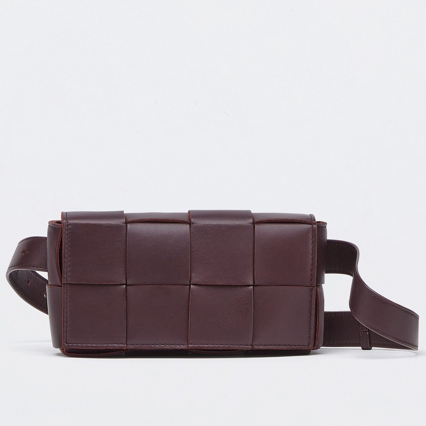 Bottega Veneta Cassette Belt Bag In Grape Lambskin