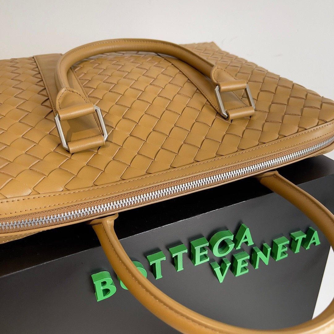 Bottega Veneta Large Briefcase In Brown Intrecciato Calfskin