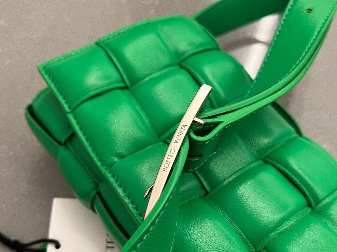 Bottega Veneta Small Padded Cassette Bag In Parakeet Lambskin