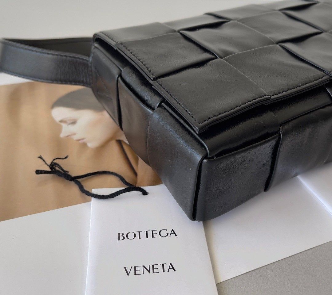 Bottega Veneta Cassette Bag In Black Wrinkled Intreccio Calfskin