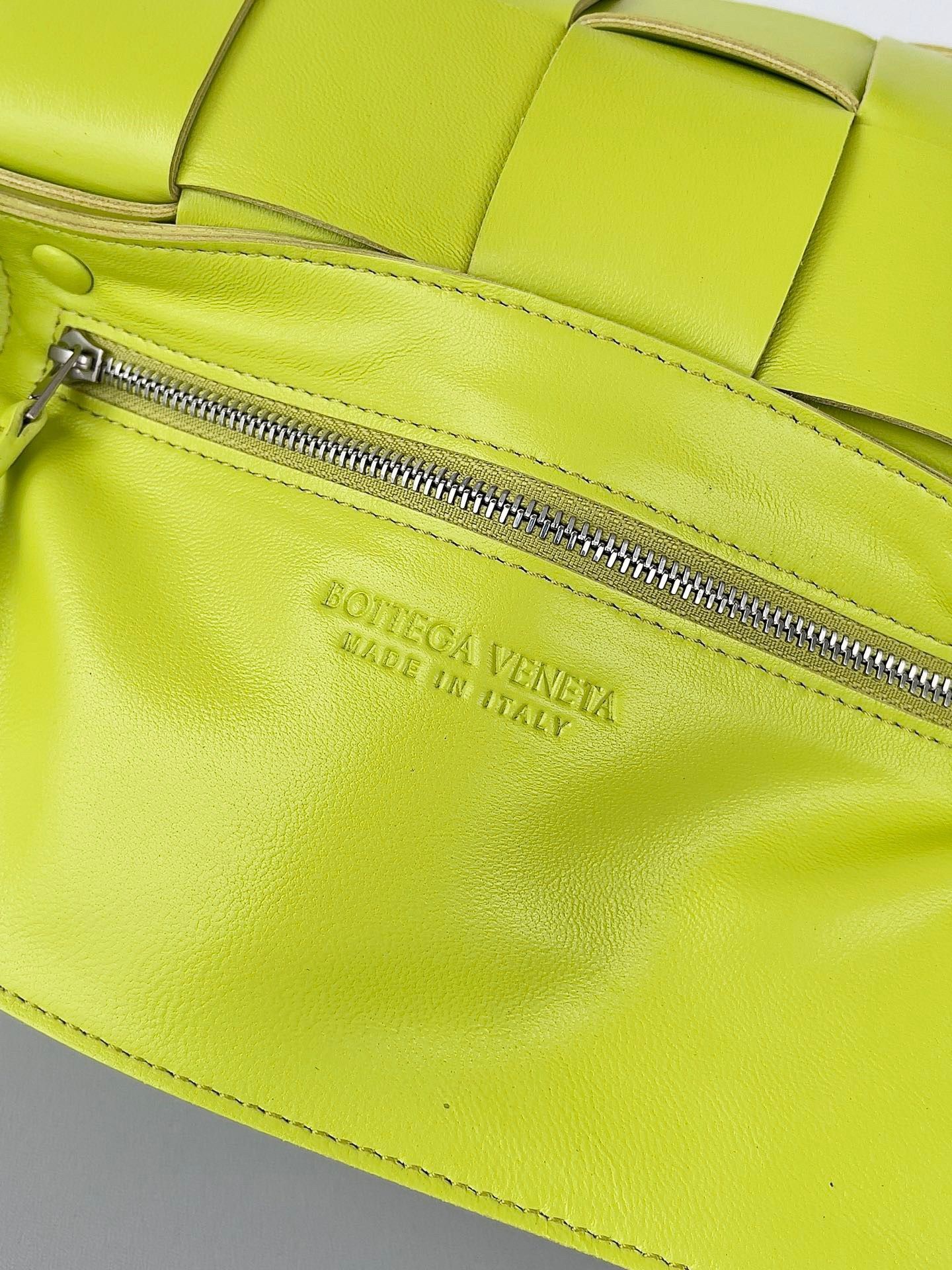 Bottega Veneta Cassett Bag In Acid Kiwi Intreccio Lambskin