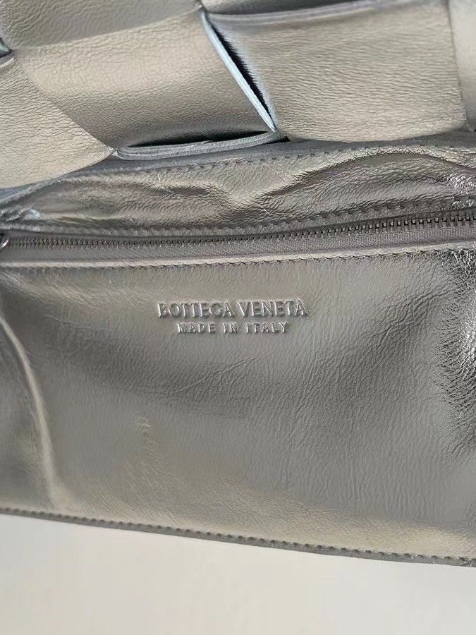 Bottega Veneta Cassette Bag In Silver Intreccio Lambskin