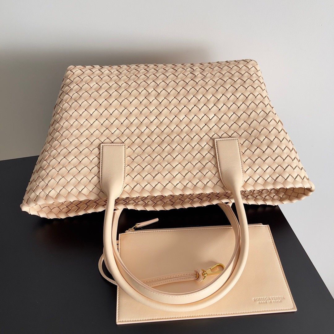 Bottega Veneta Cabat Medium Bag In Melon Intrecciato Lambskin