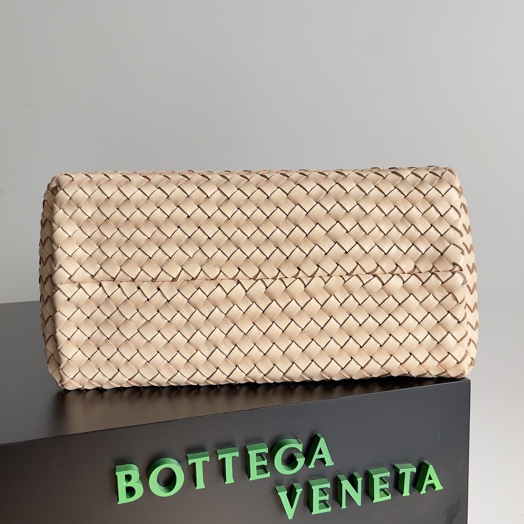 Bottega Veneta Cabat Medium Bag In Melon Intrecciato Lambskin