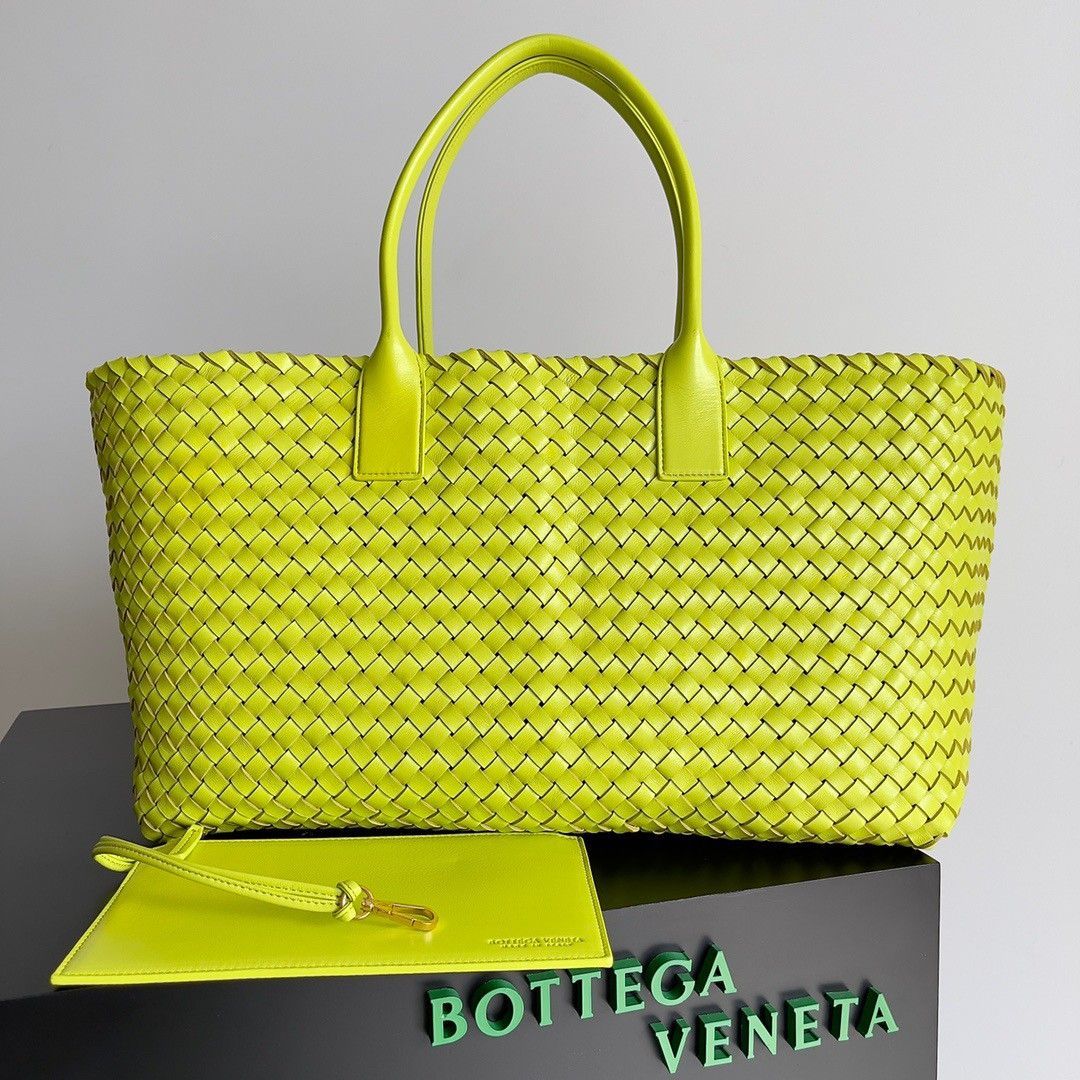 Bottega Veneta Cabat Large Bag In Acid Kiwi Intrecciato Lambskin