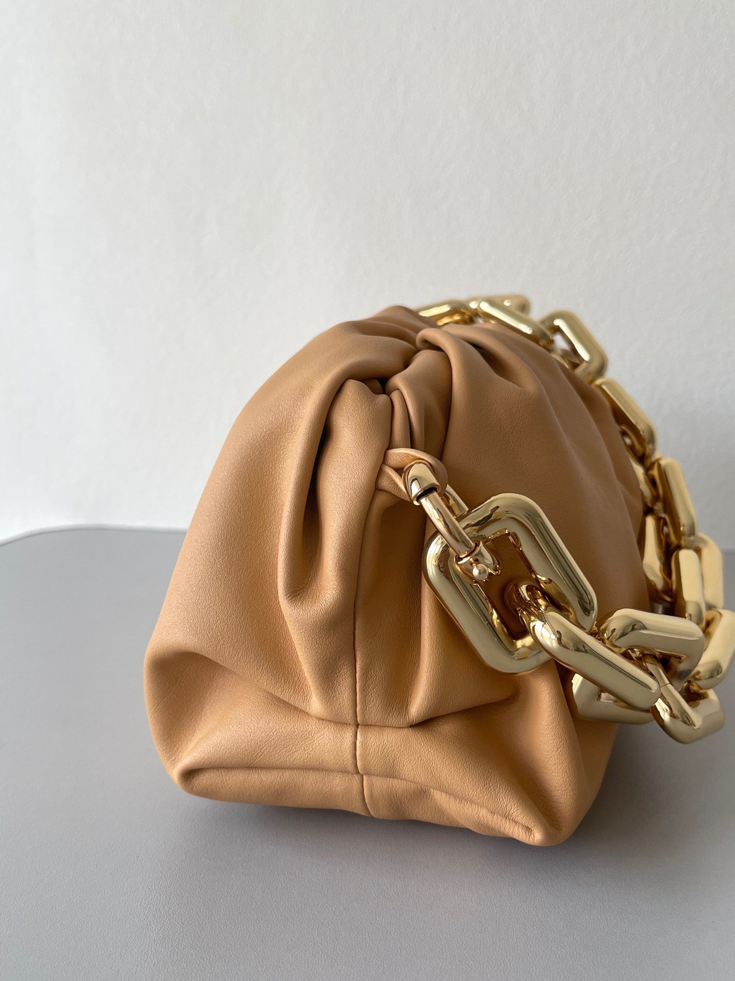 Bottega Veneta The Chain Pouch Bag In Almond Calfskin