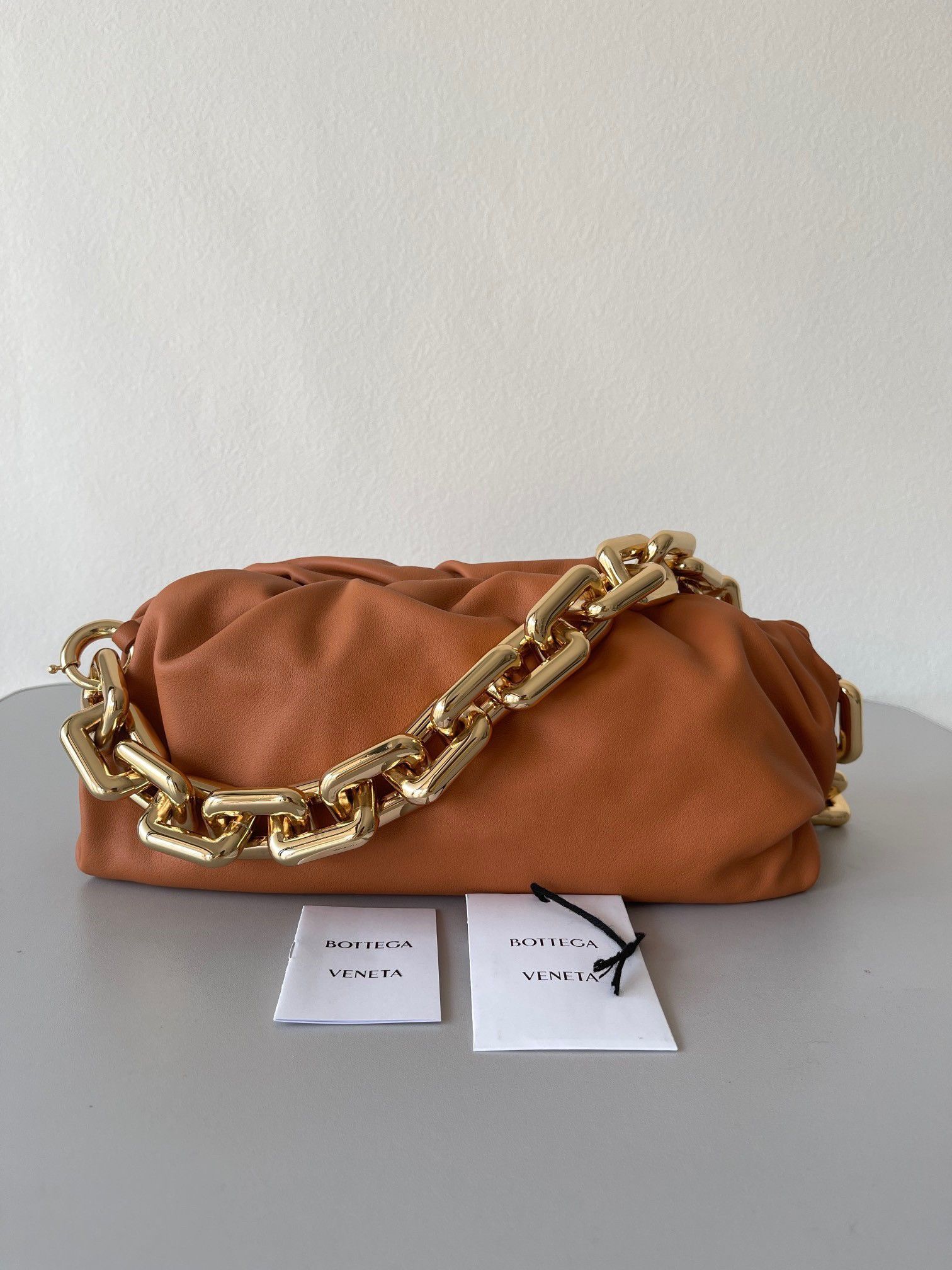 Bottega Veneta The Chain Pouch Bag In Clay Calfskin