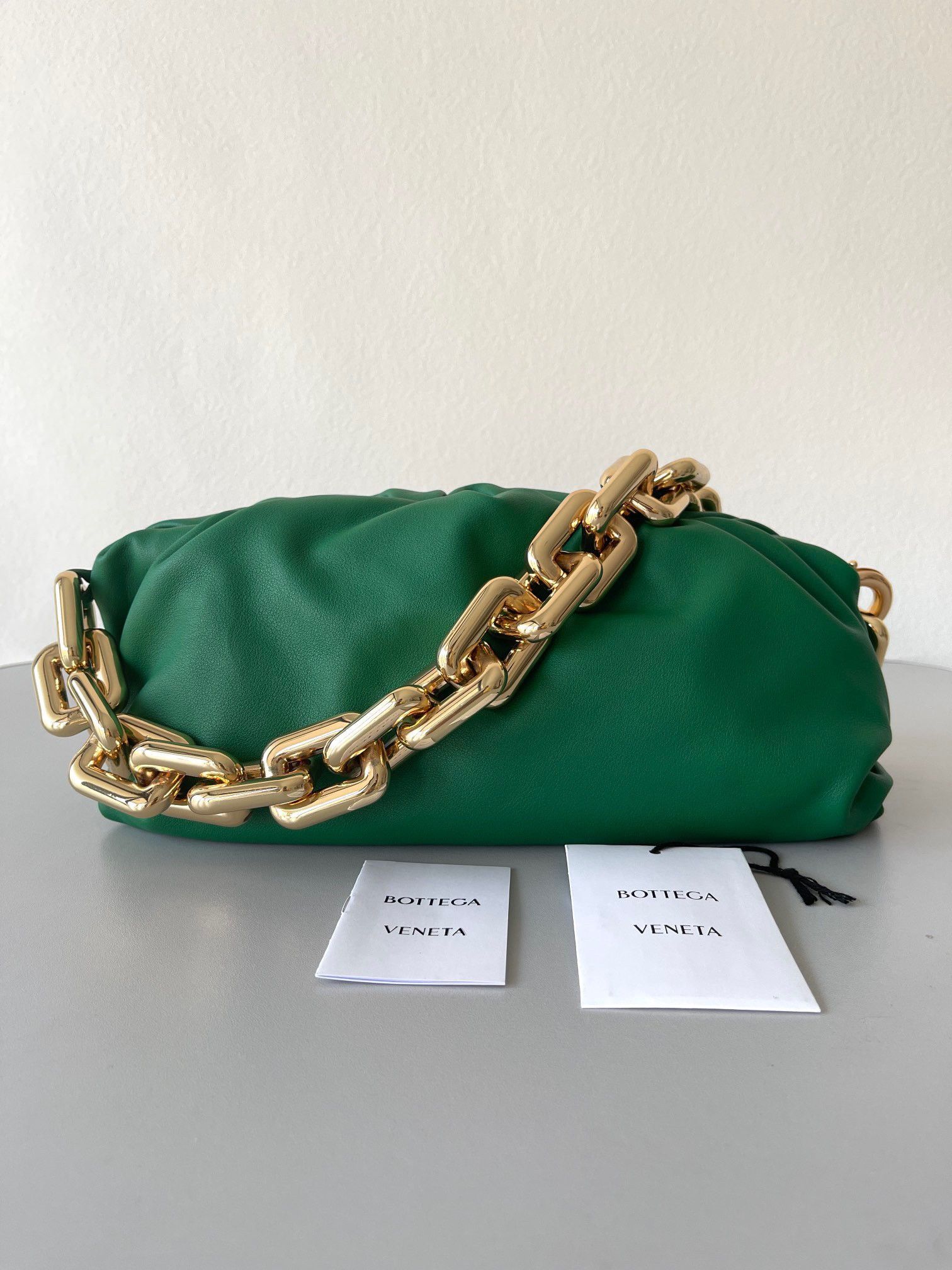 Bottega Veneta The Chain Pouch Bag In Green Calfskin