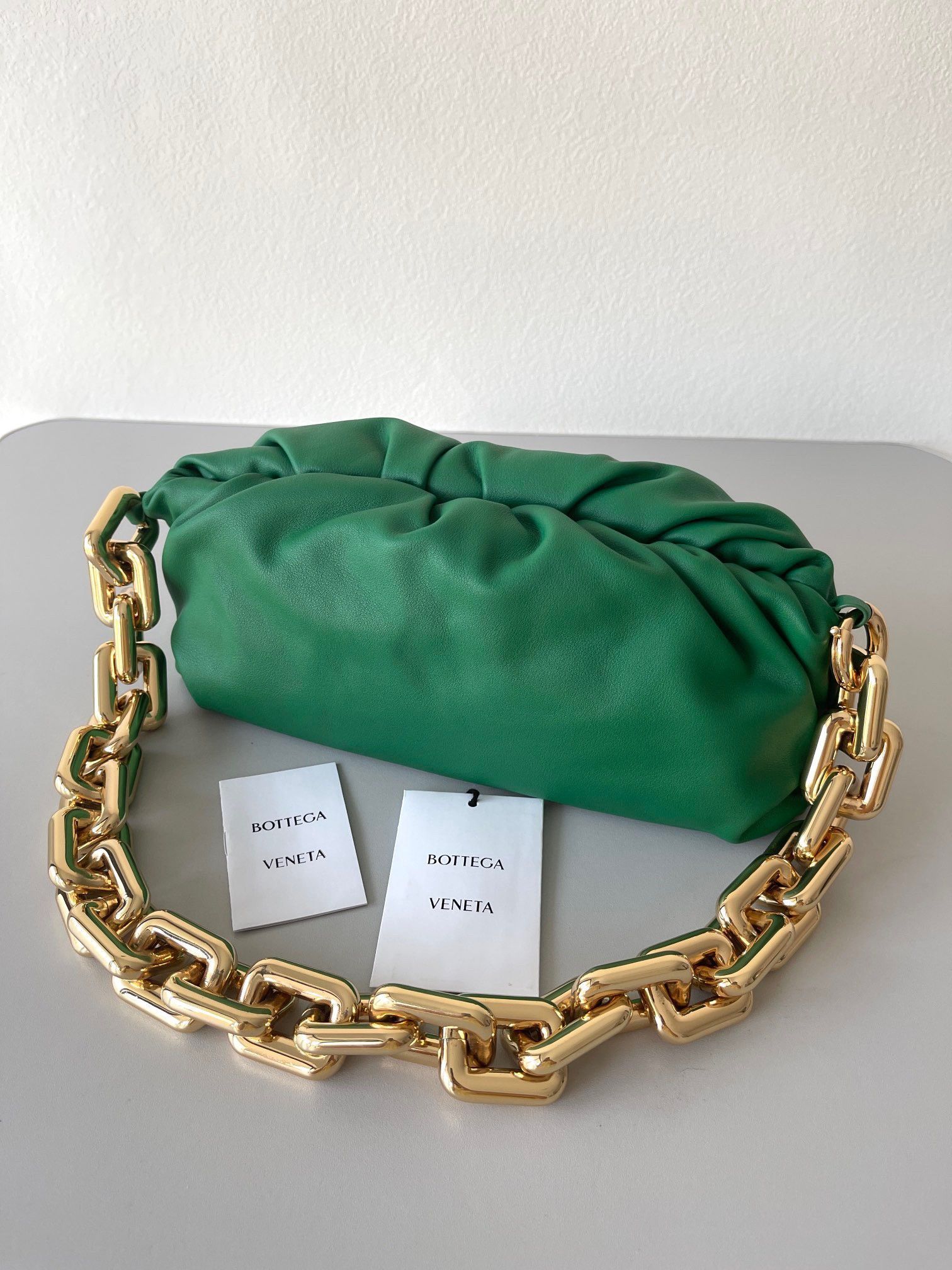 Bottega Veneta The Chain Pouch Bag In Green Calfskin