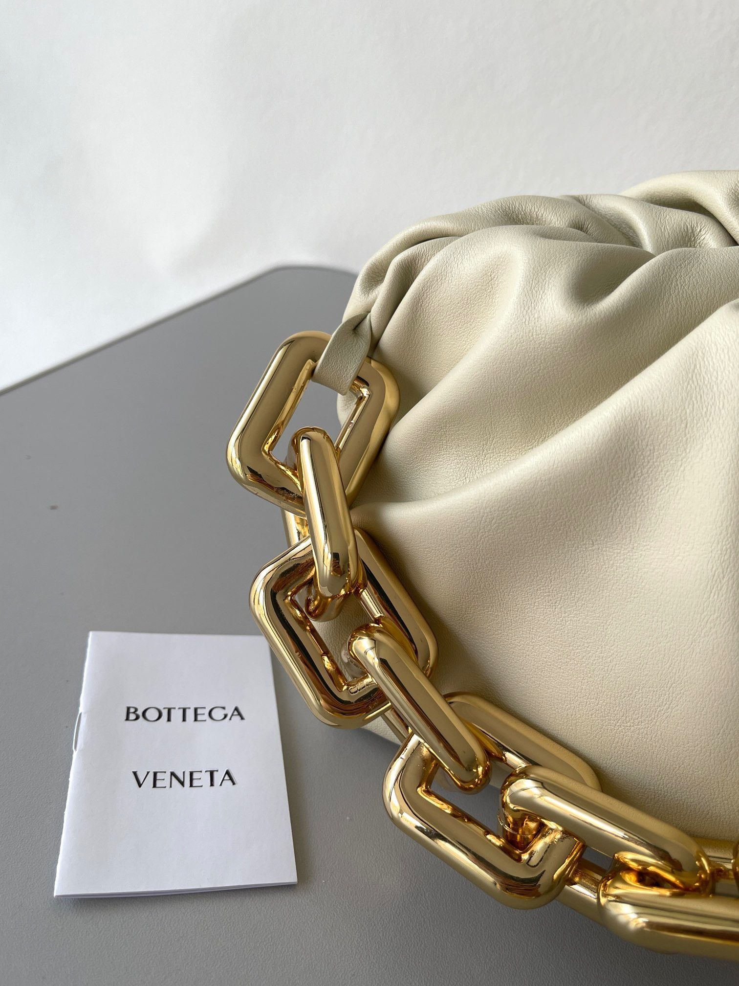 Bottega Veneta The Chain Pouch Bag In Plaster Calfskin