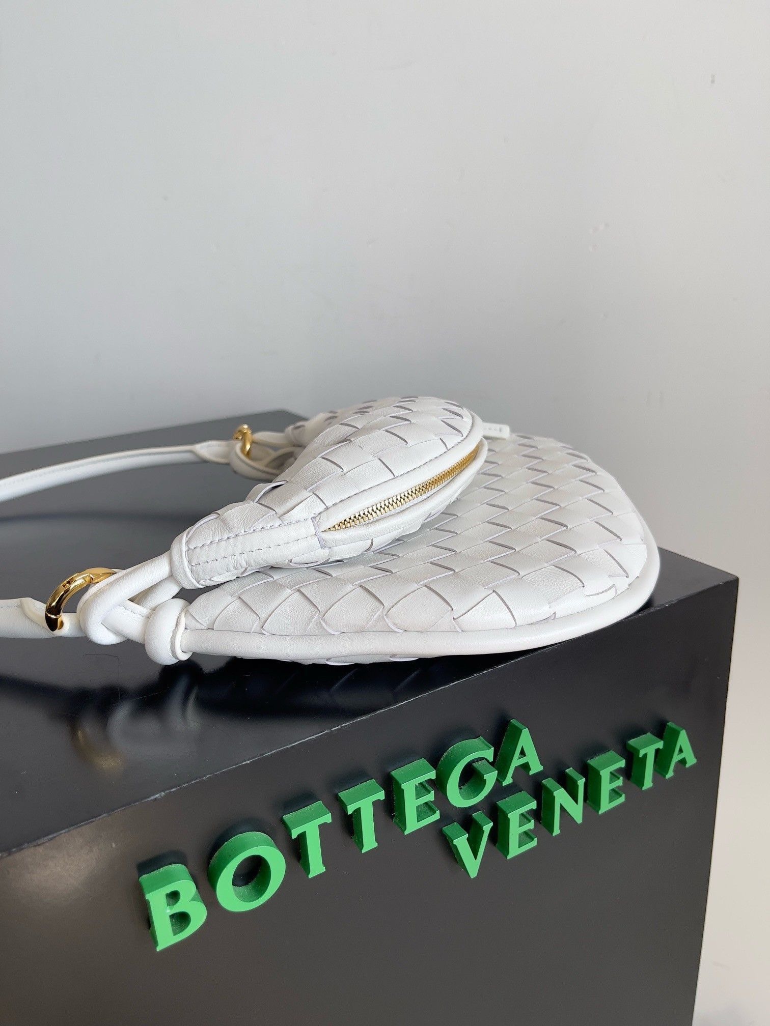 Bottega Veneta Gemelli Small Bag in White Intrecciato Lambskin