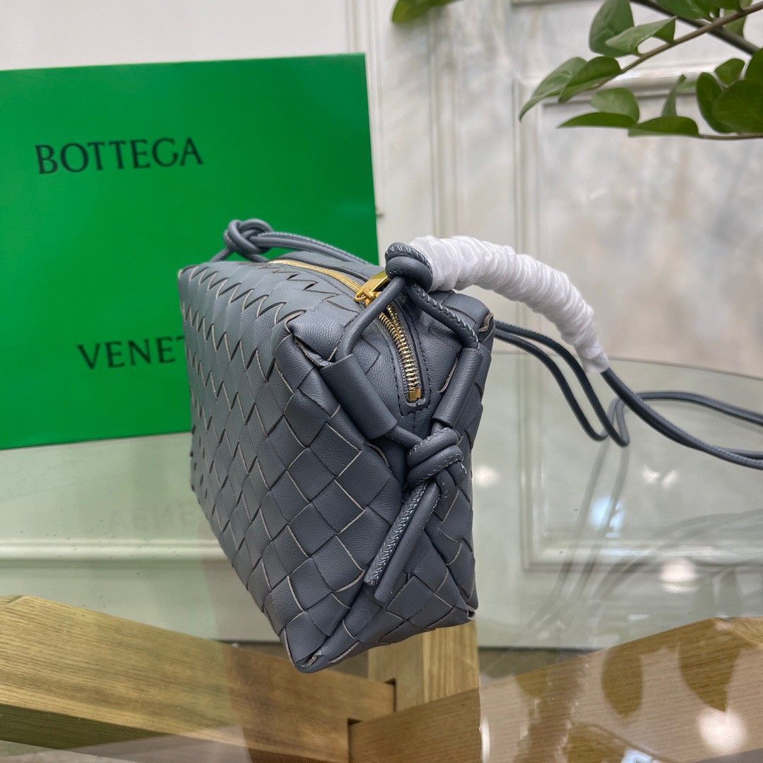 Bottega Veneta Loop Small Bag In Grey Intrecciato Lambskin