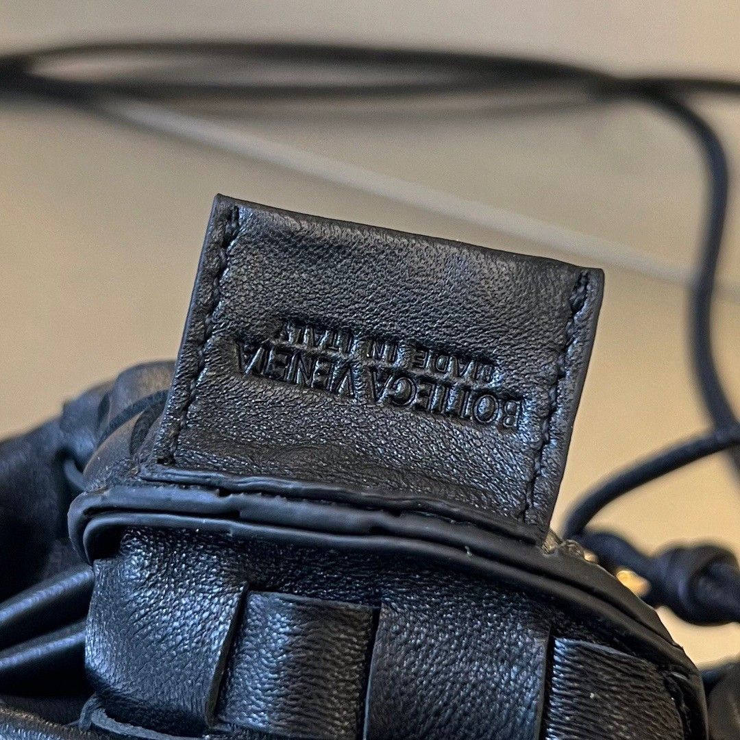 Bottega Veneta Sardine Mini Bag In Black Intrecciato Lambskin