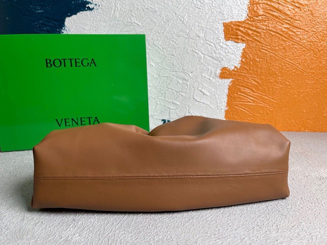 Bottega Veneta Large Pouch Clutch Bag In Brown Calfskin