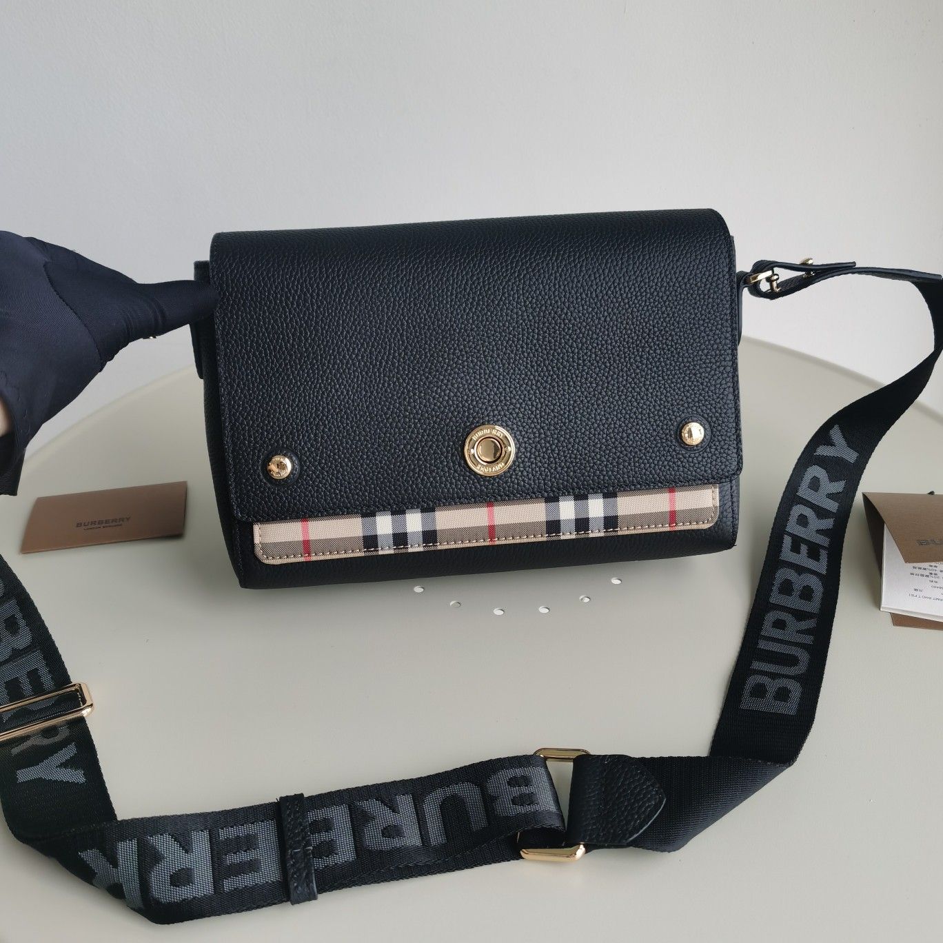 Burberry Note Bag Black