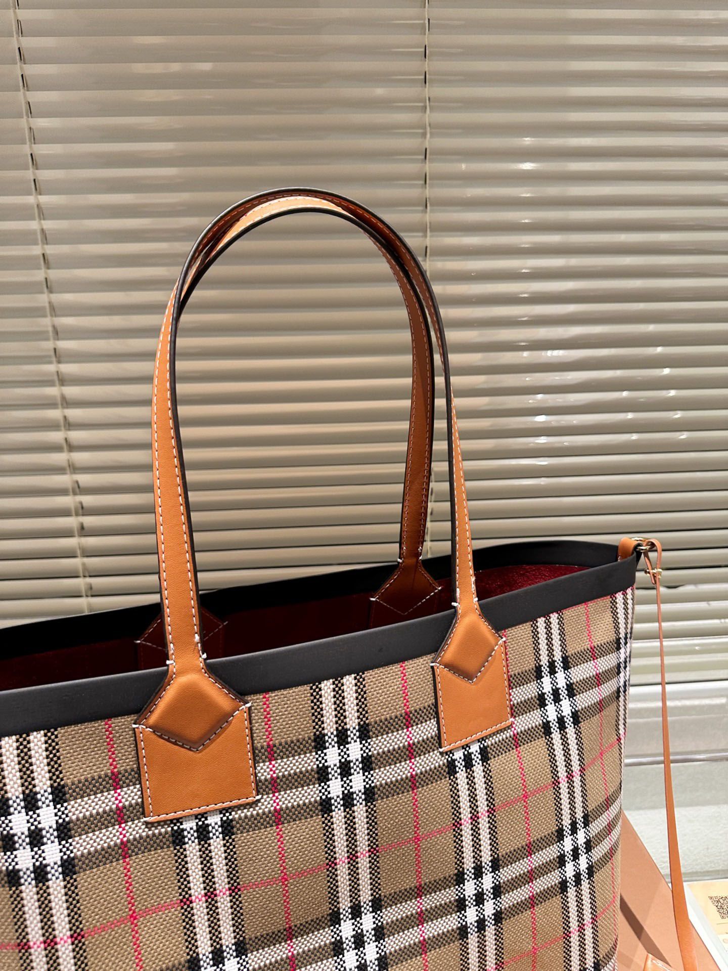 Burberry Large London Tote Briar Brown