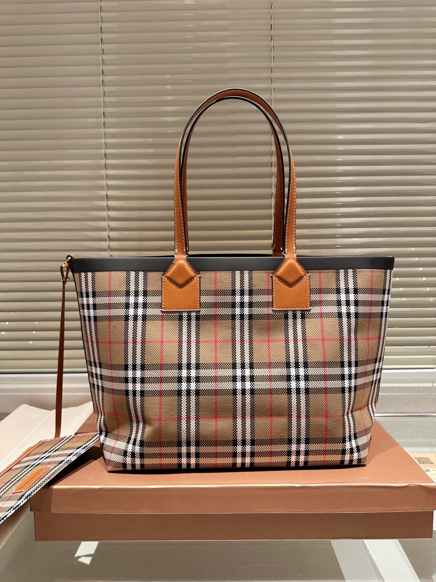 Burberry Large London Tote Briar Brown