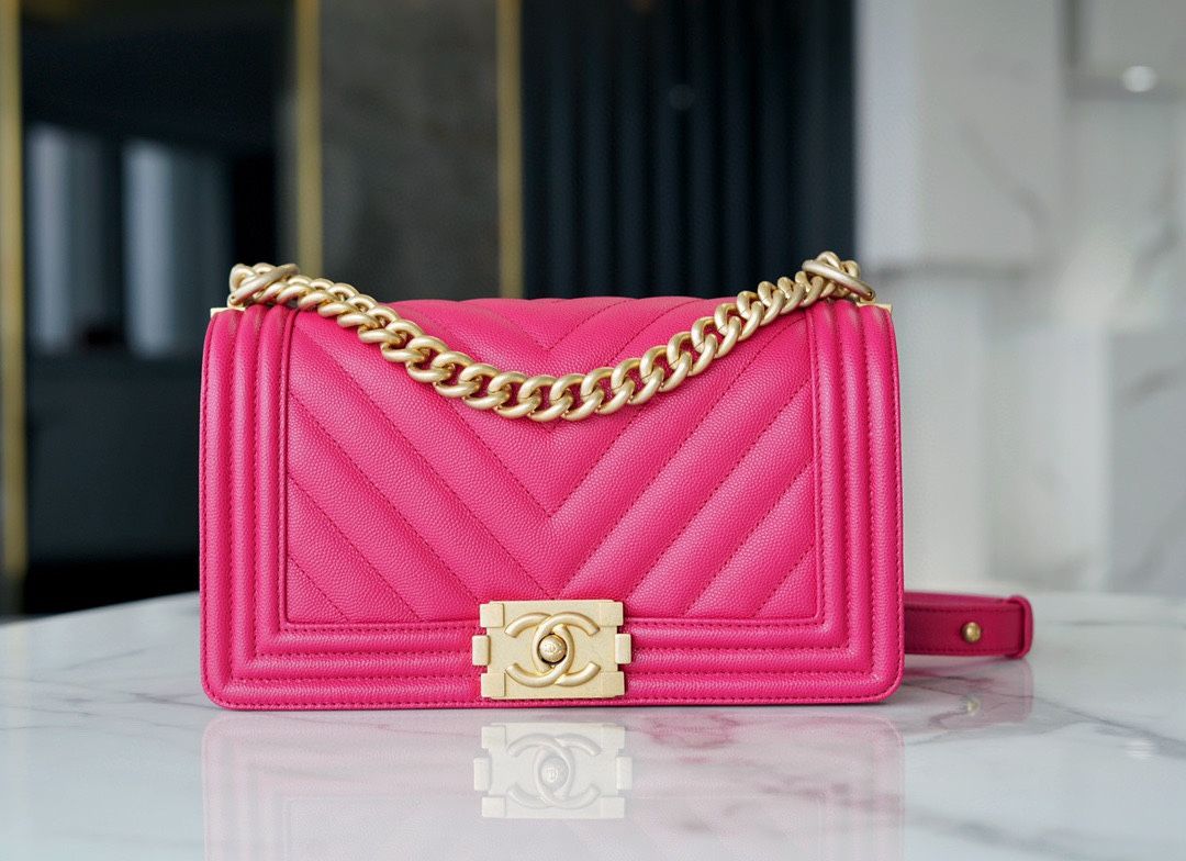 CHANEL Small BOY CHANEL Handbag Fuchsia Grained Shiny Calfskin Gold Tone Metal