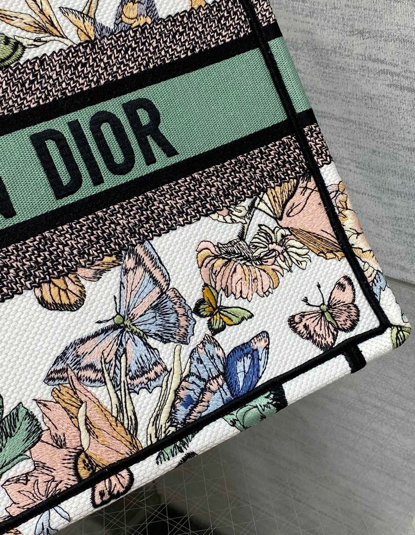 Dior Medium Book Tote Bag in White Toile de Jouy Mexico Embroidery