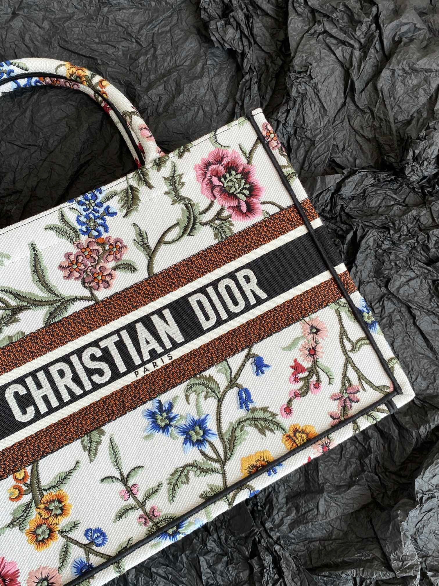 Dior Medium Book Tote Bag In White Dior Petites Fleurs Embroidery