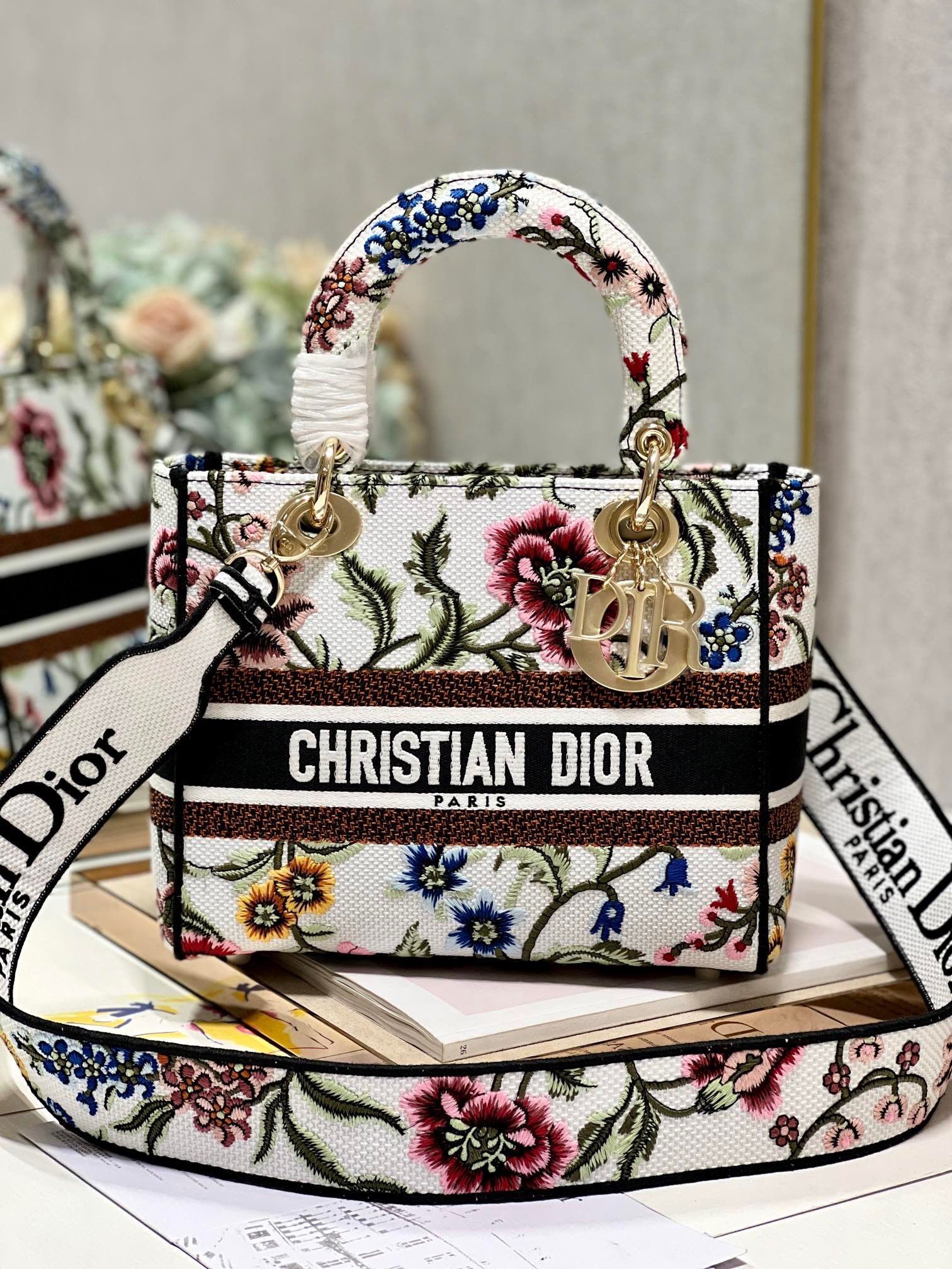 Dior Lady D-Lite Medium Bag In White Dior Petites Fleurs Embroidery