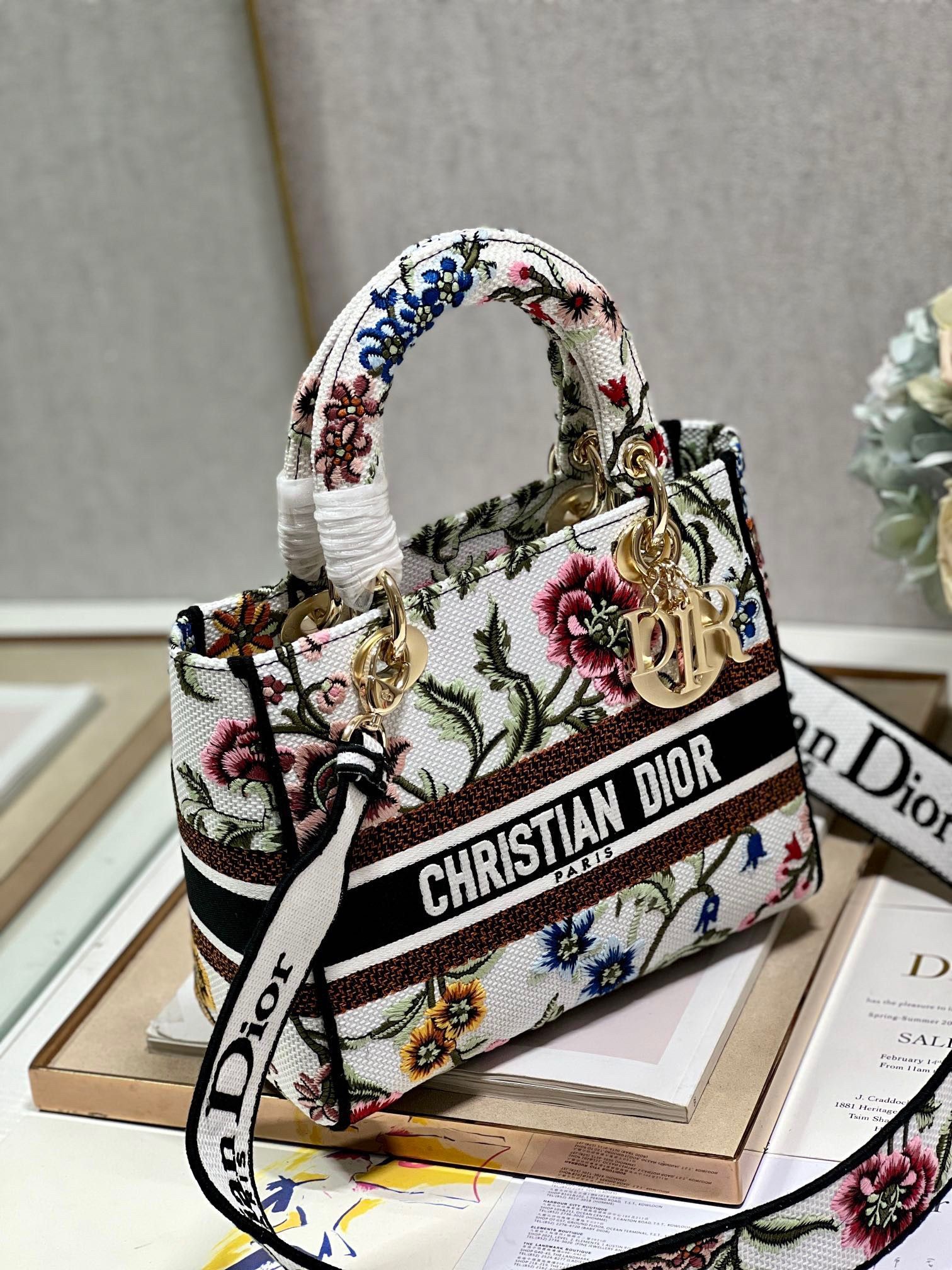 Dior Lady D-Lite Medium Bag In White Dior Petites Fleurs Embroidery