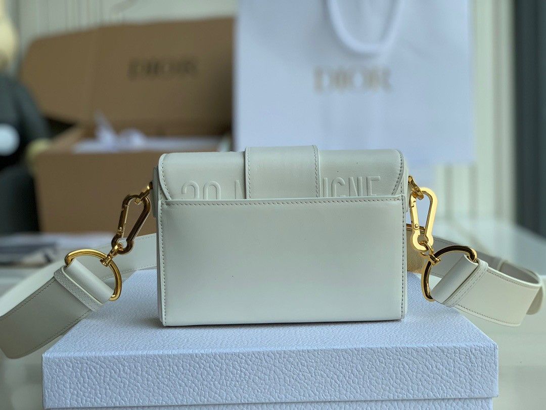 Dior 30 Montaigne Box Bag In White Box Calfskin