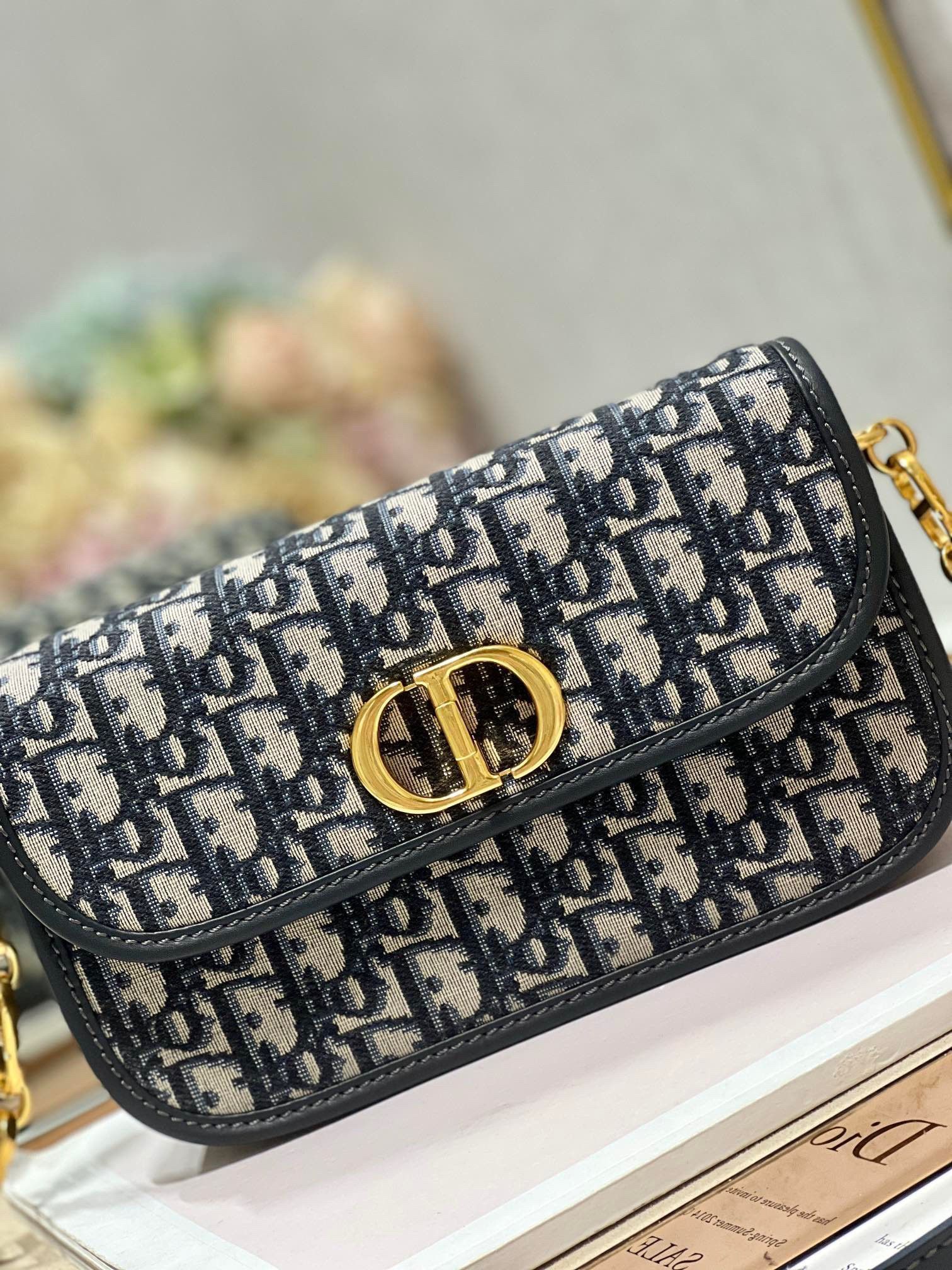 Dior 30 Montaigne Avenue Bag In Blue Dior Oblique Jacquard