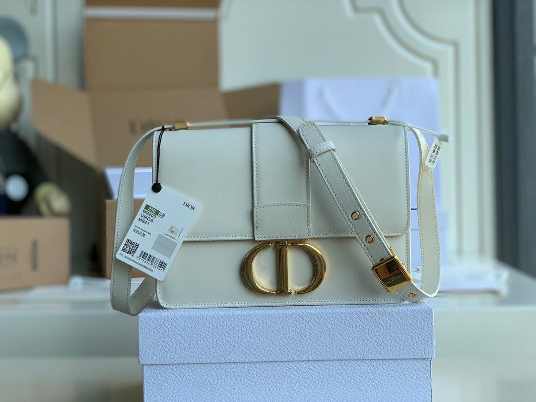 Dior 30 Montaigne Medium Bag In White Box Calfskin