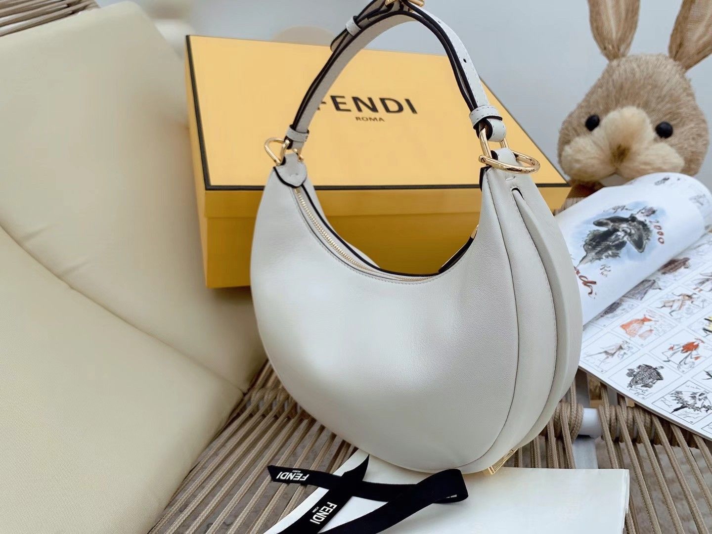 Fendi Fendigraphy Small Hobo Bag In White Leather