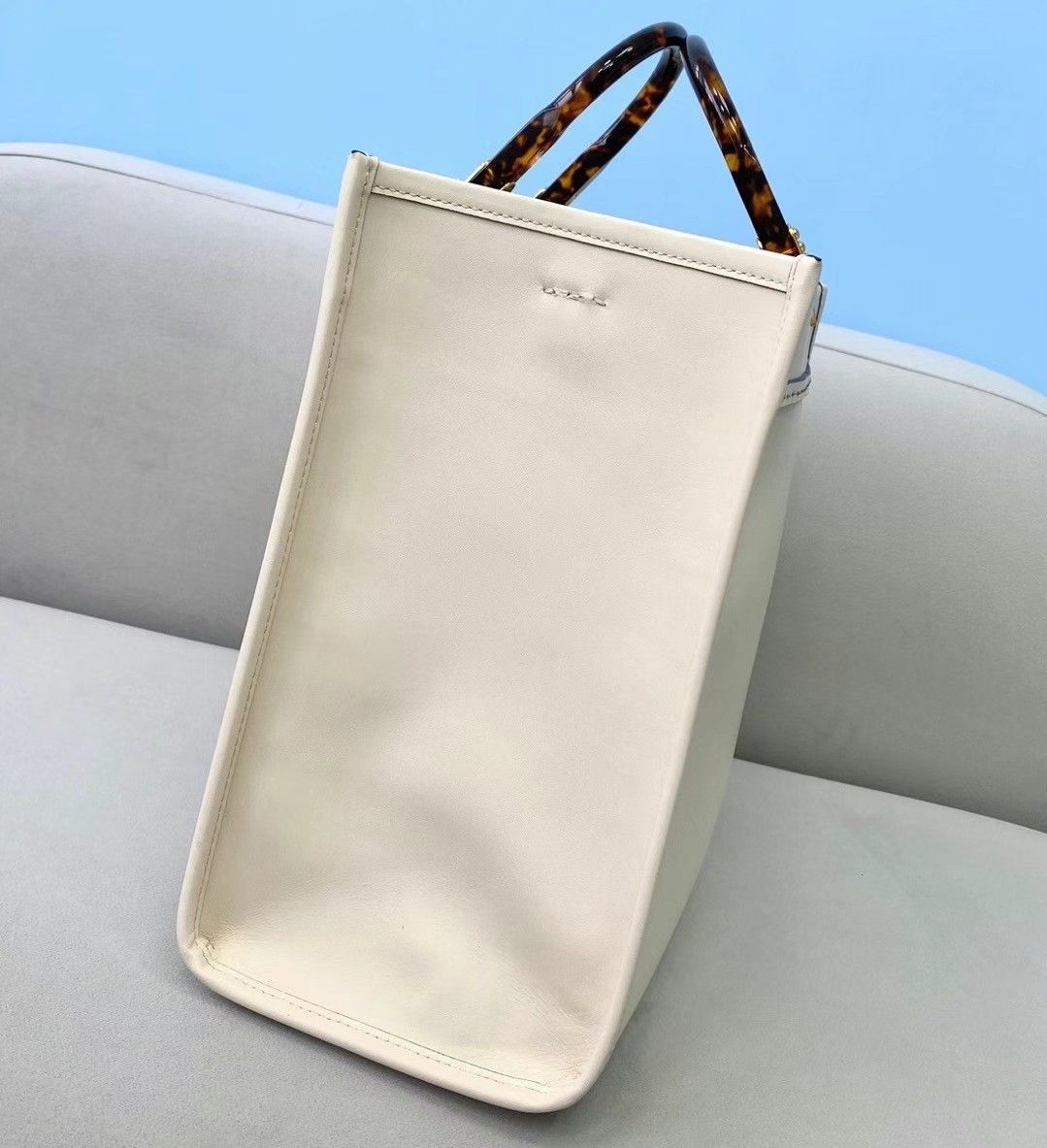 Fendi Sunshine Medium Tote Bag In White Calfskin