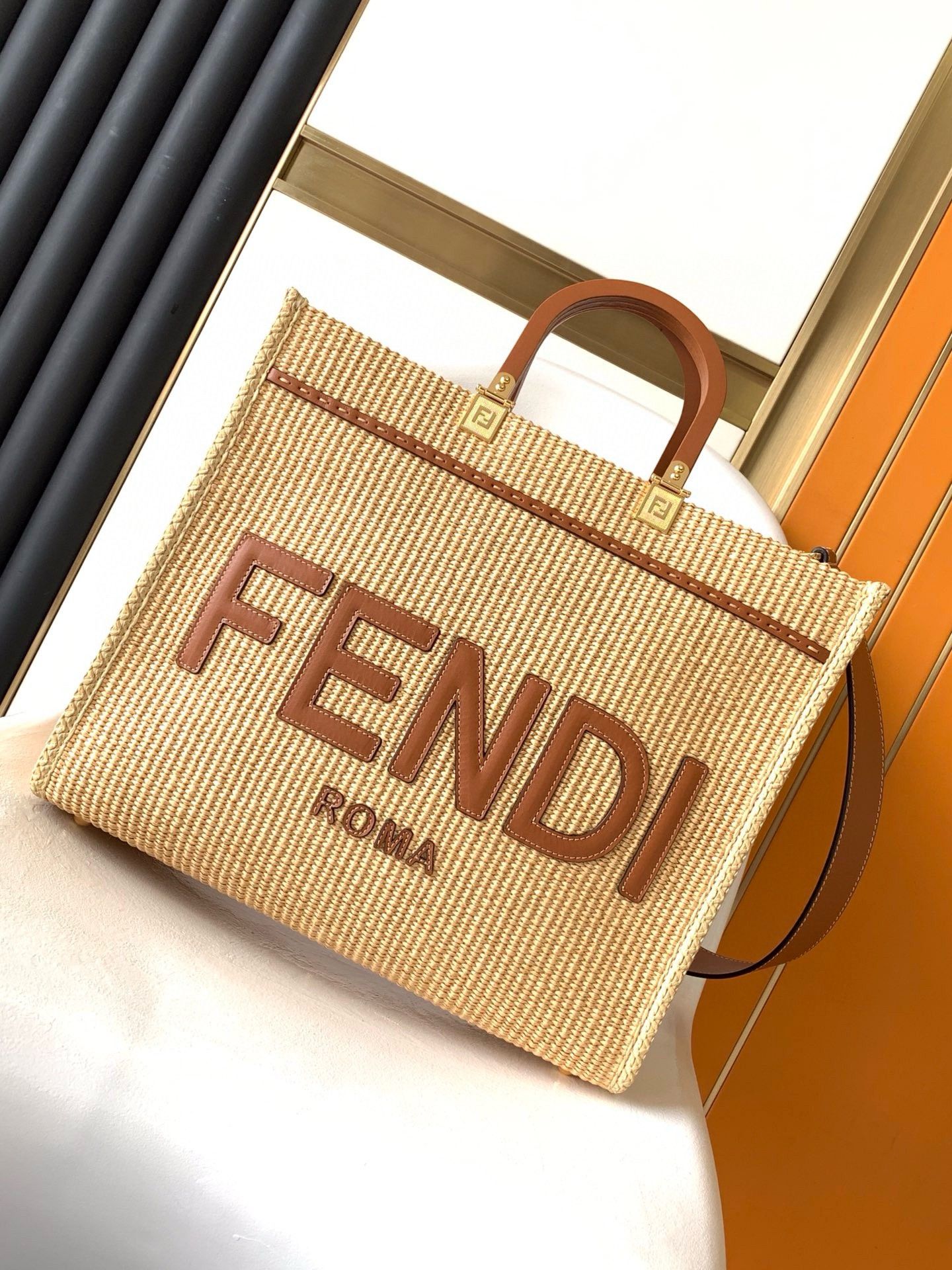 Fendi Sunshine Medium Tote Bag in Natural Straw