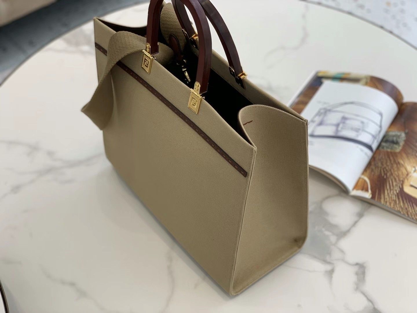 Fendi Sunshine Medium Tote Bag In Beige Canvas