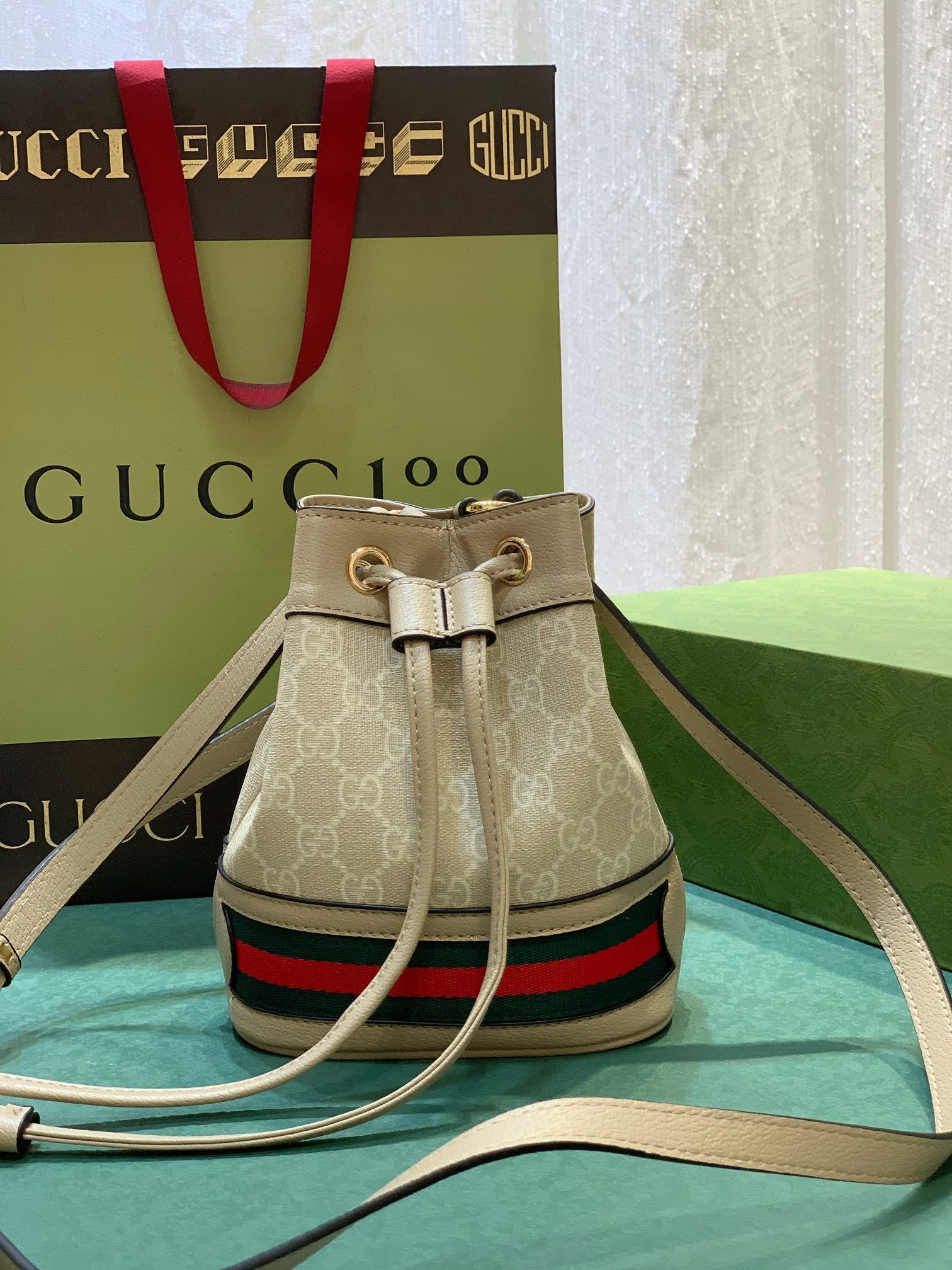 Gucci Ophidia Gg Mini Bucket Bag Beige And White Canvas