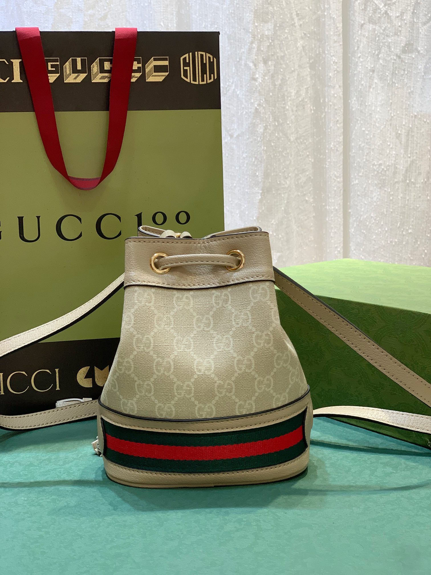 Gucci Ophidia Gg Mini Bucket Bag Beige And White Canvas