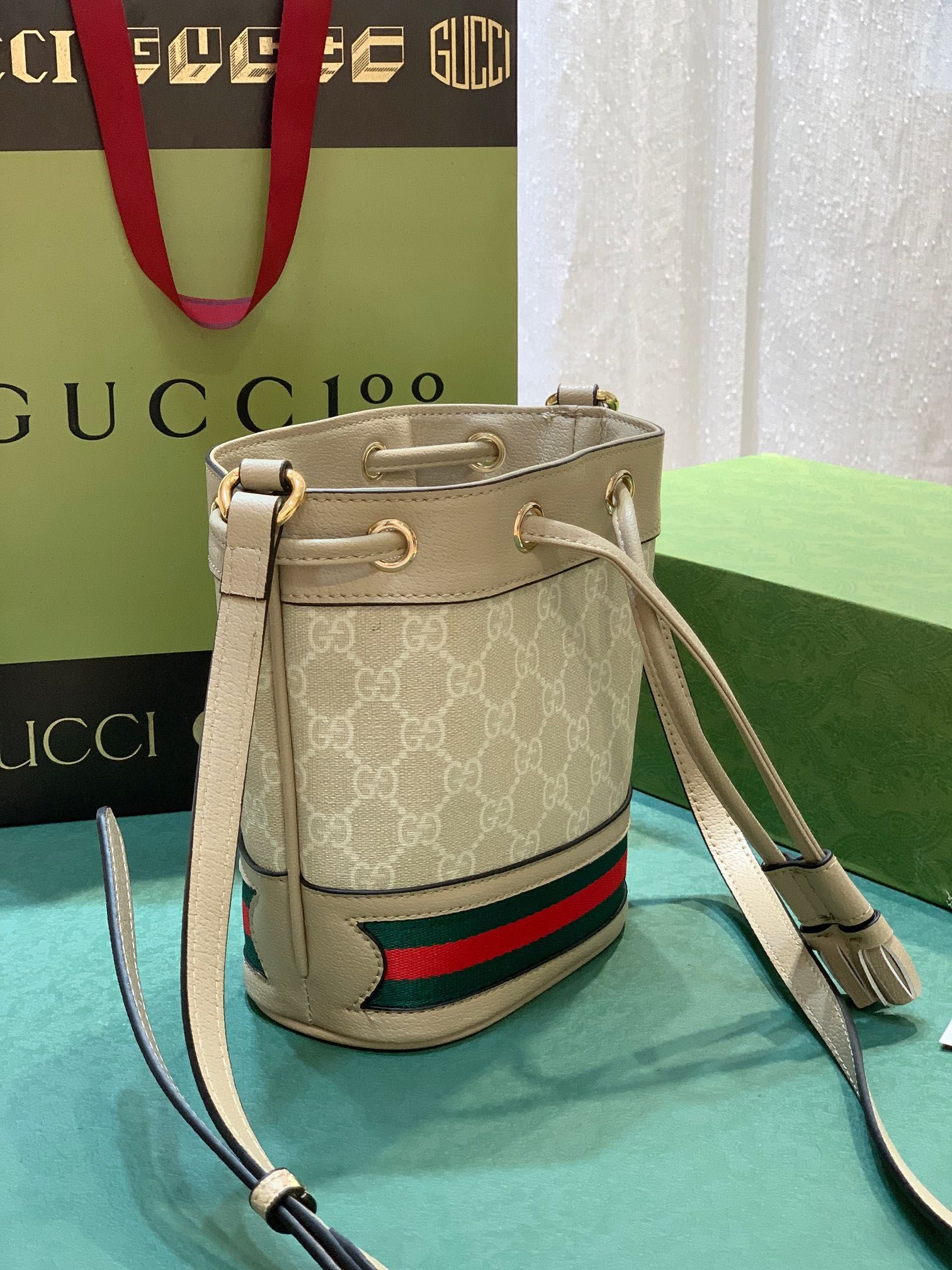 Gucci Ophidia Gg Mini Bucket Bag Beige And White Canvas