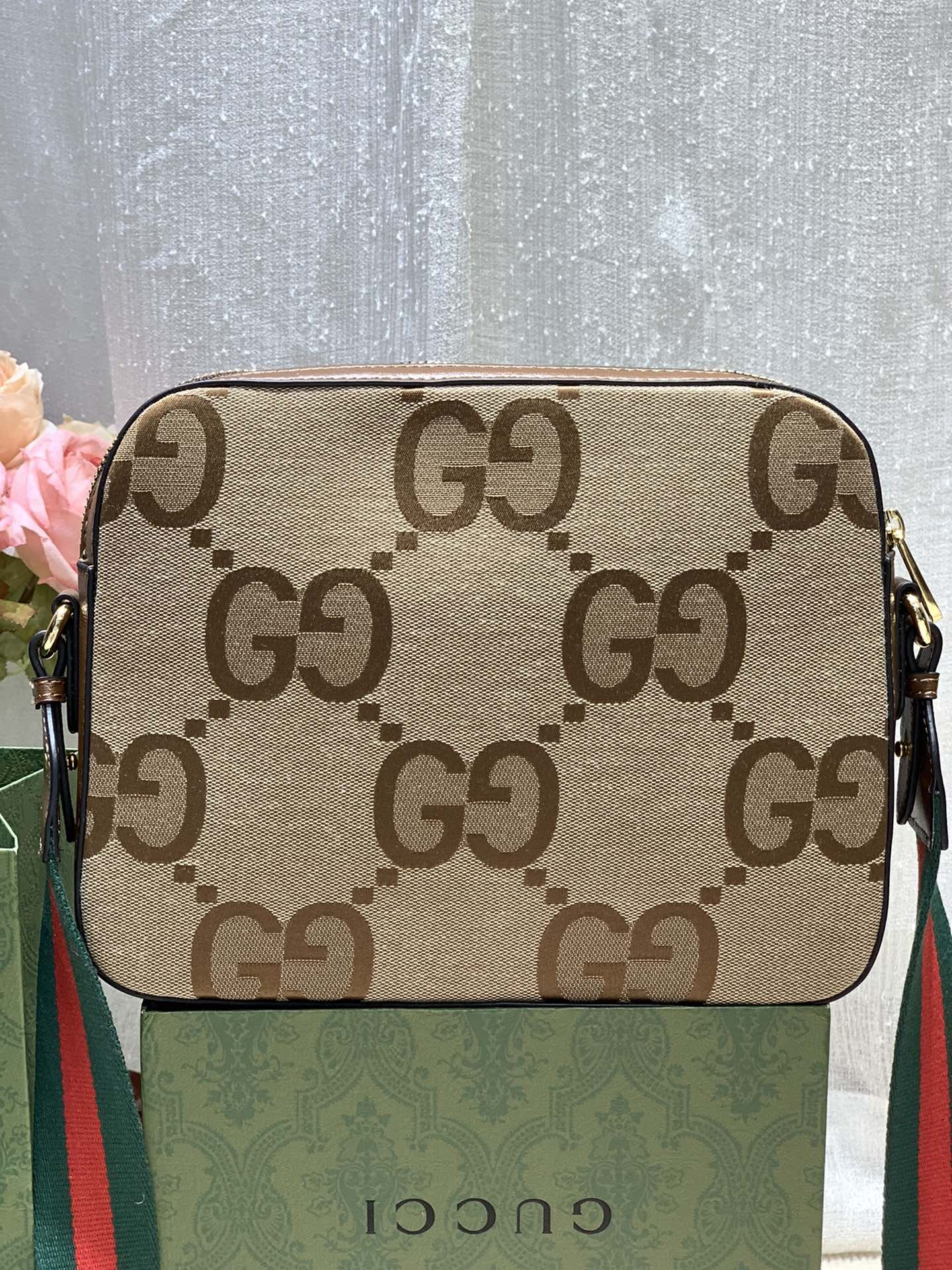 Gucci Jumbo Gg Messenger Bag Camel And Ebony Gg Canvas