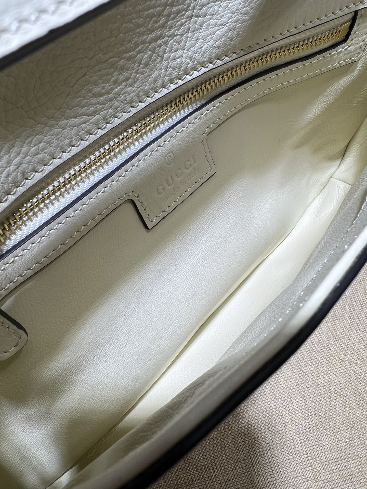 Gucci Blondie Shoulder Bag  White Leather