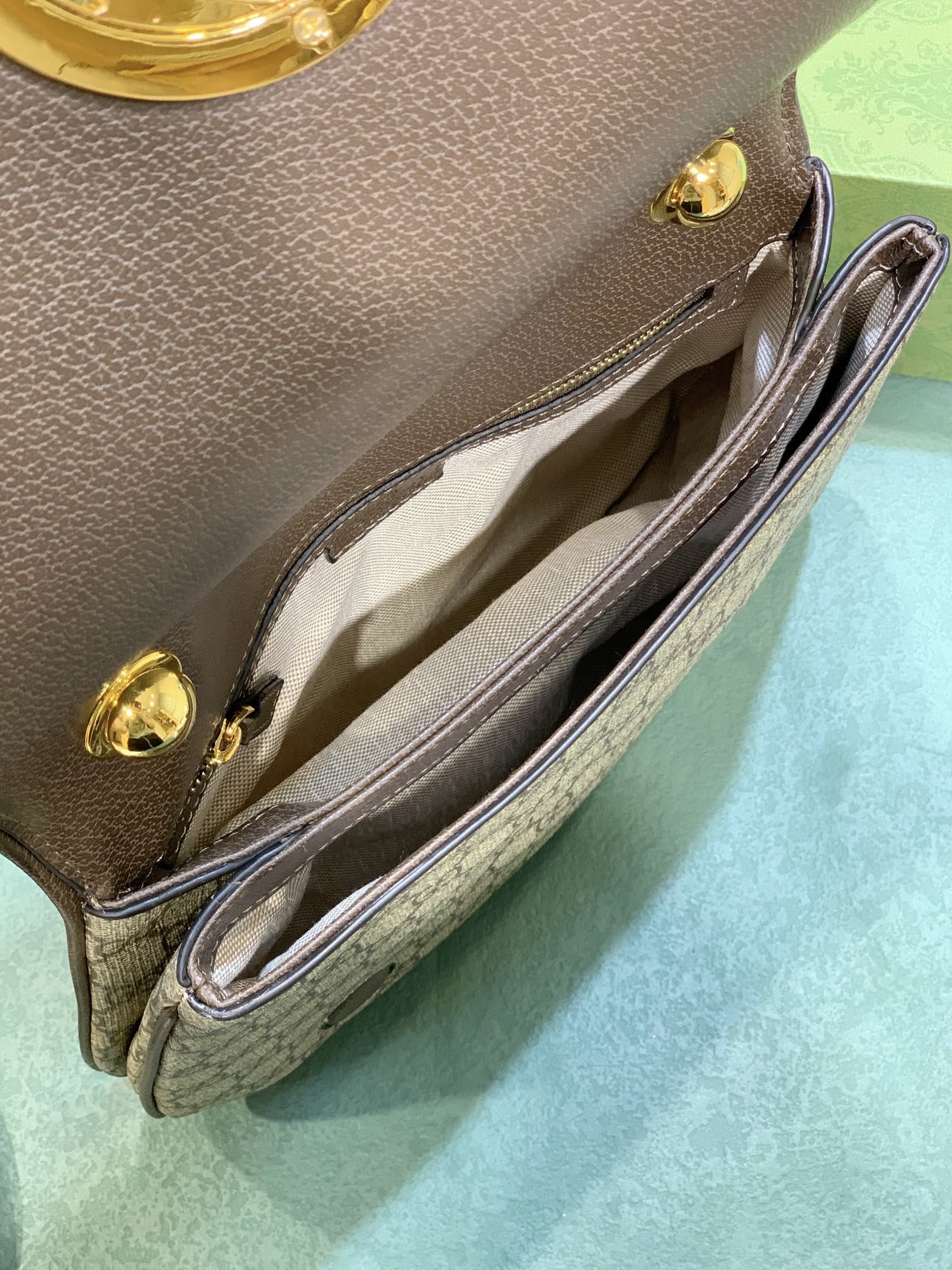 Gucci Blondie Medium Top Handle Bag Beige And Ebony Gg Supreme