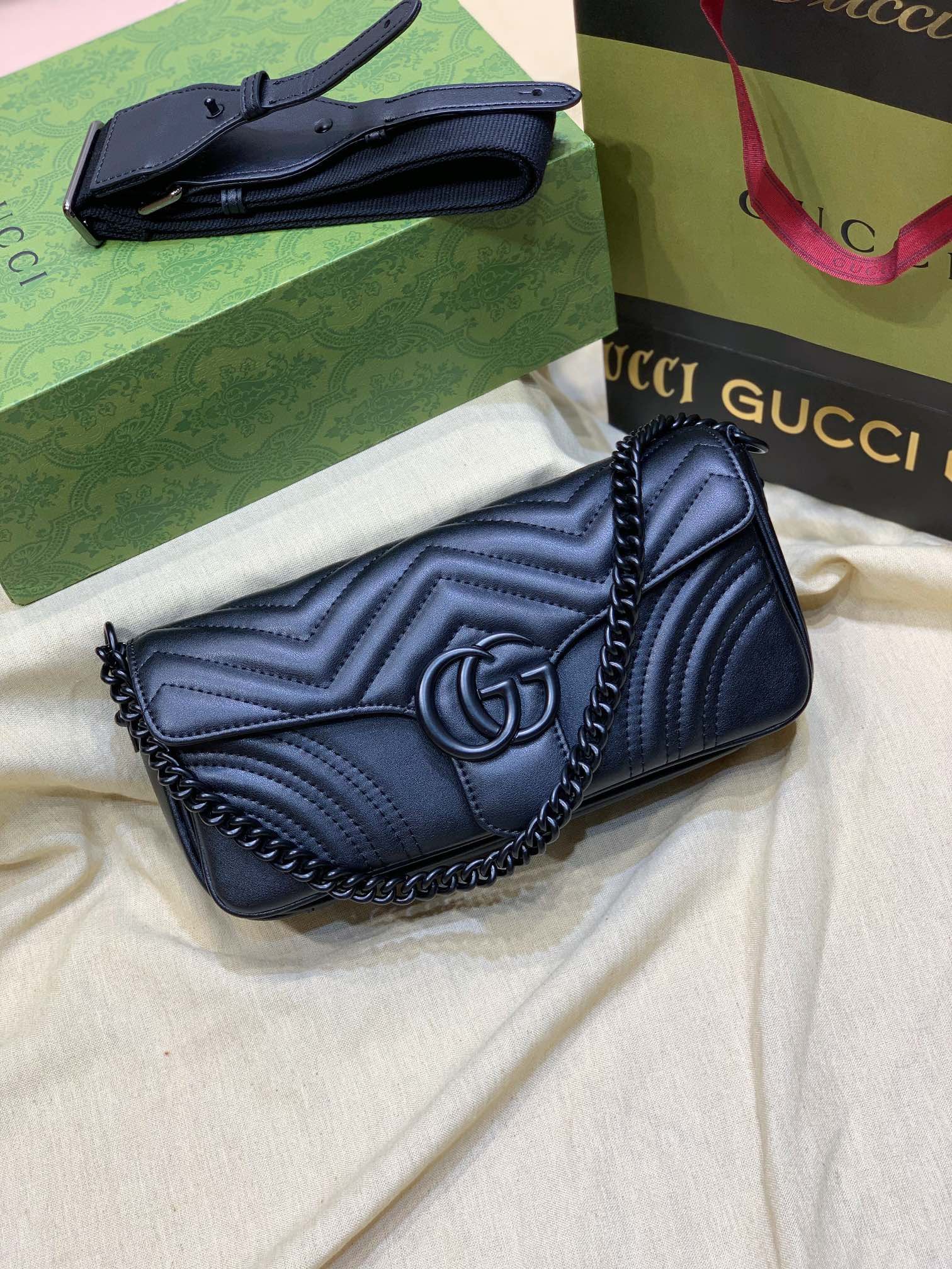 Gucci Gg Marmont Shoulder Bag Black Leather