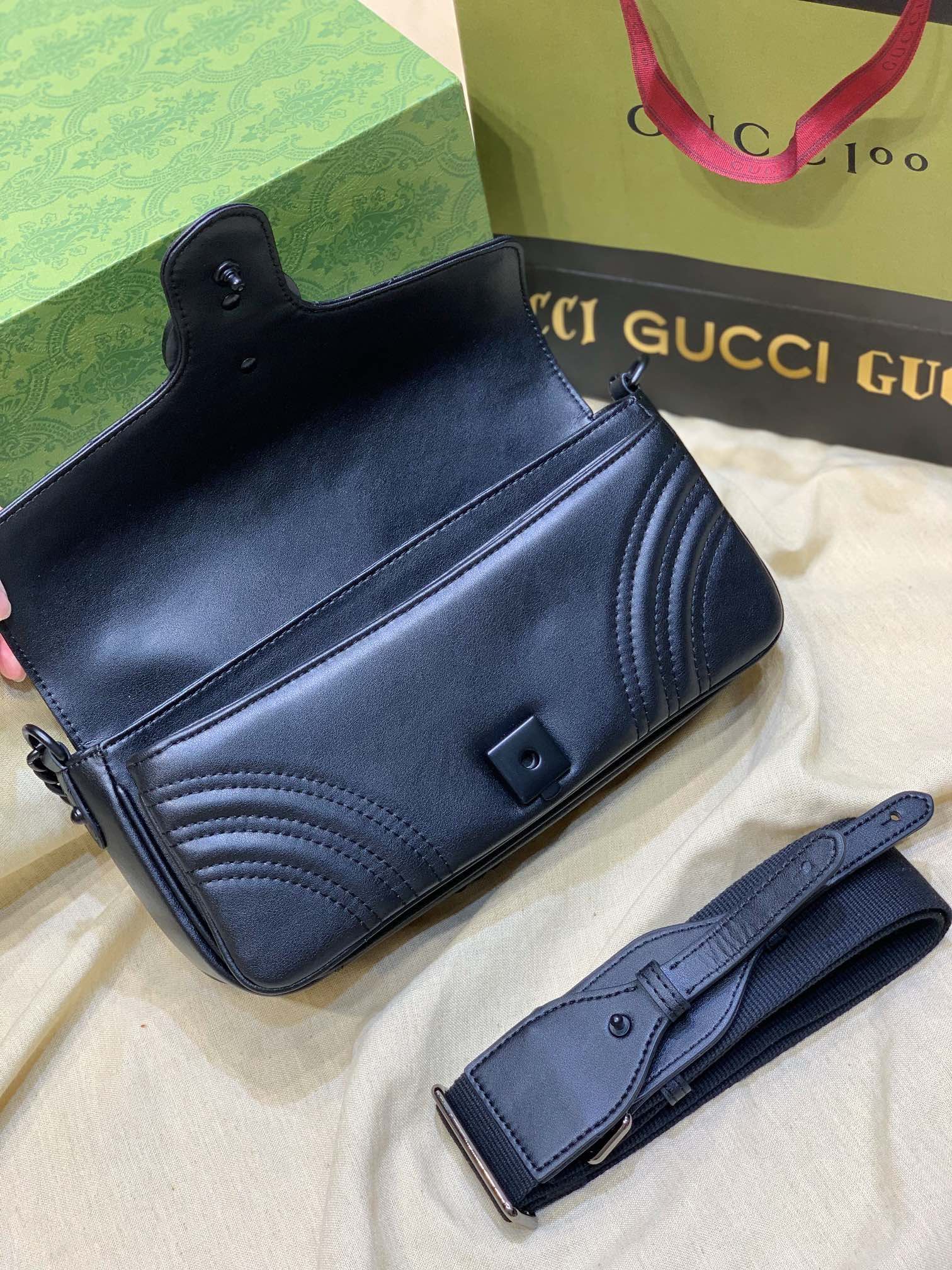 Gucci Gg Marmont Shoulder Bag Black Leather