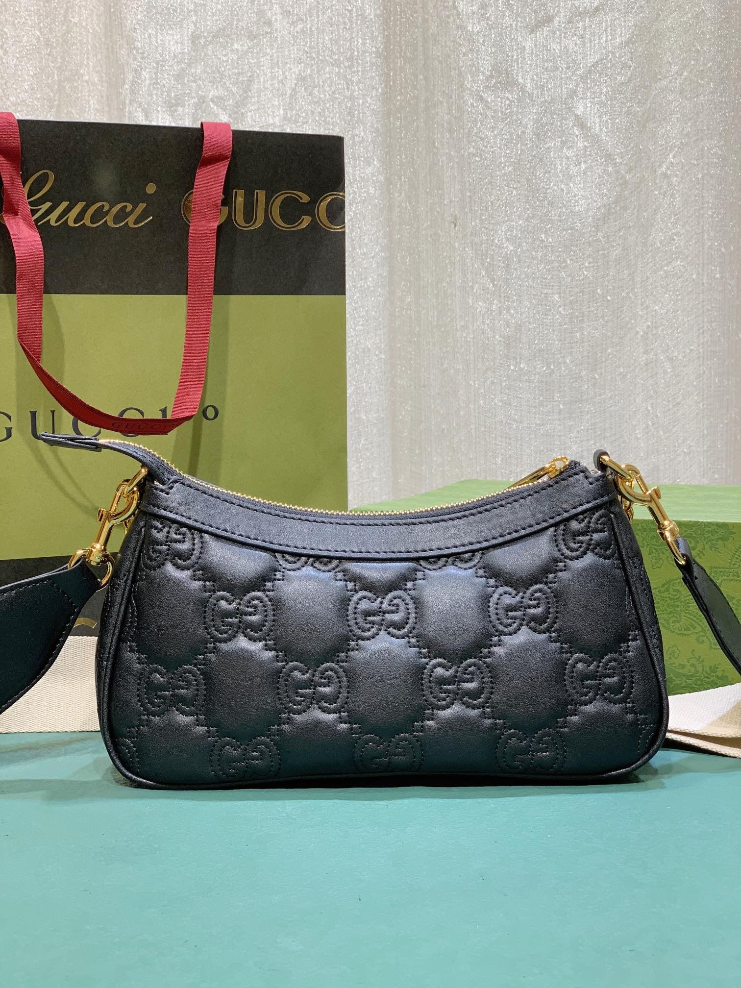 Gucci Gg Matelassé Handbag Black Leather