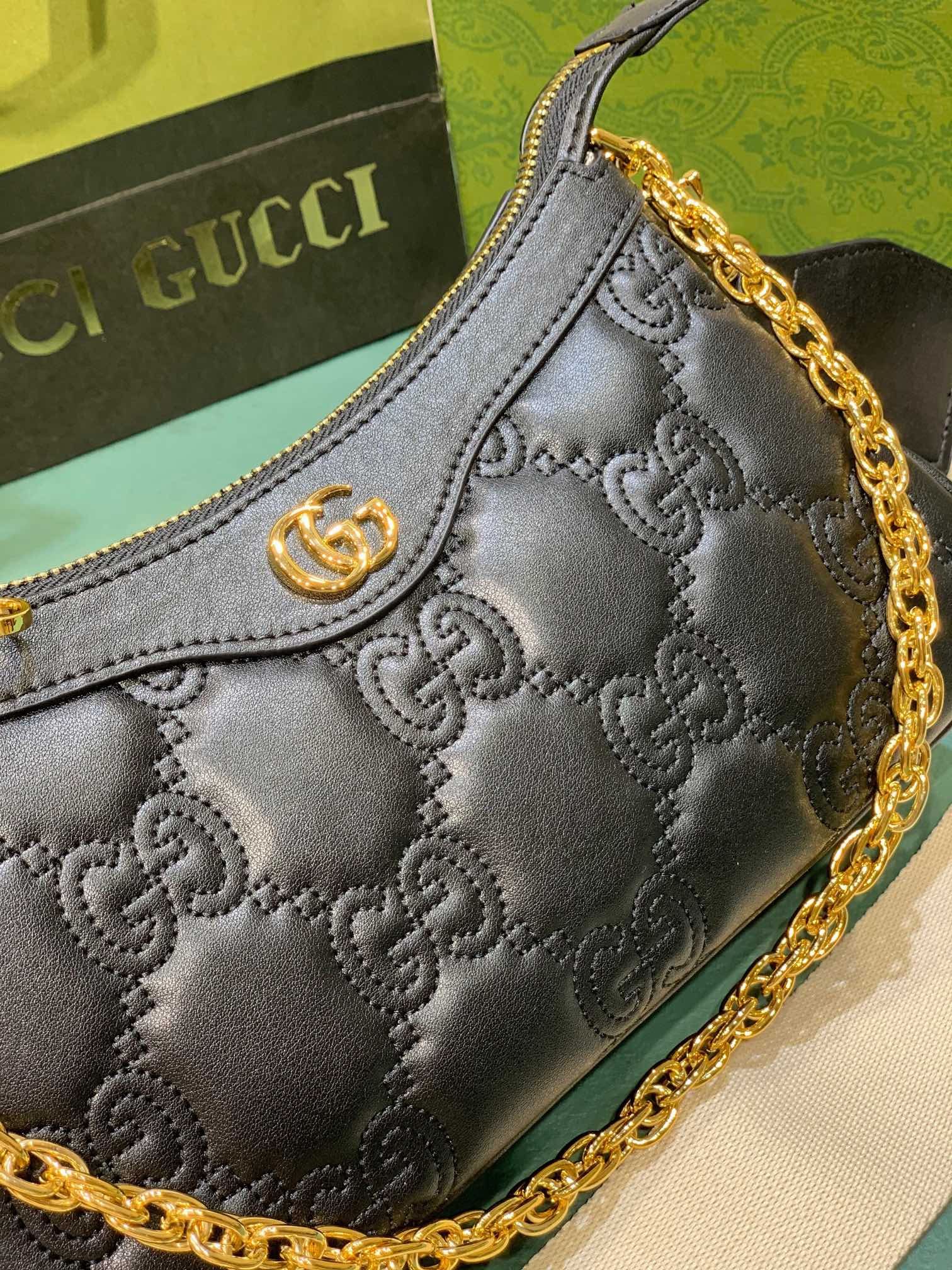 Gucci Gg Matelassé Handbag Black Leather